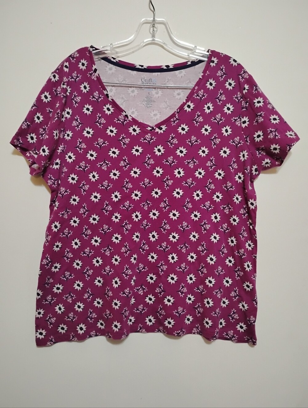 Women's V-Neck Floral Print Top - Magenta Cotton CROFT & BARROW Classic Tee XL